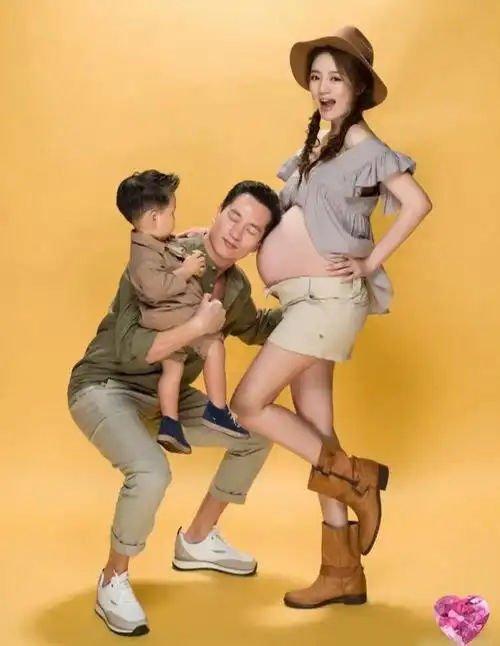 安以轩之前的孕照怀孕了也很美