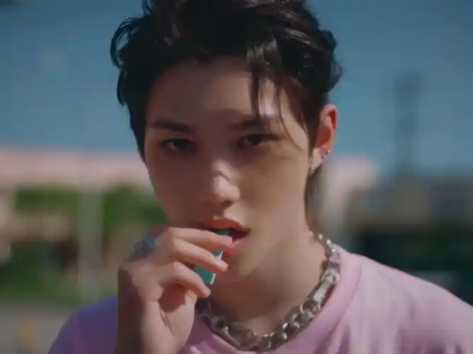 jyp的艺人一回归粉丝就被物料追着跑0909