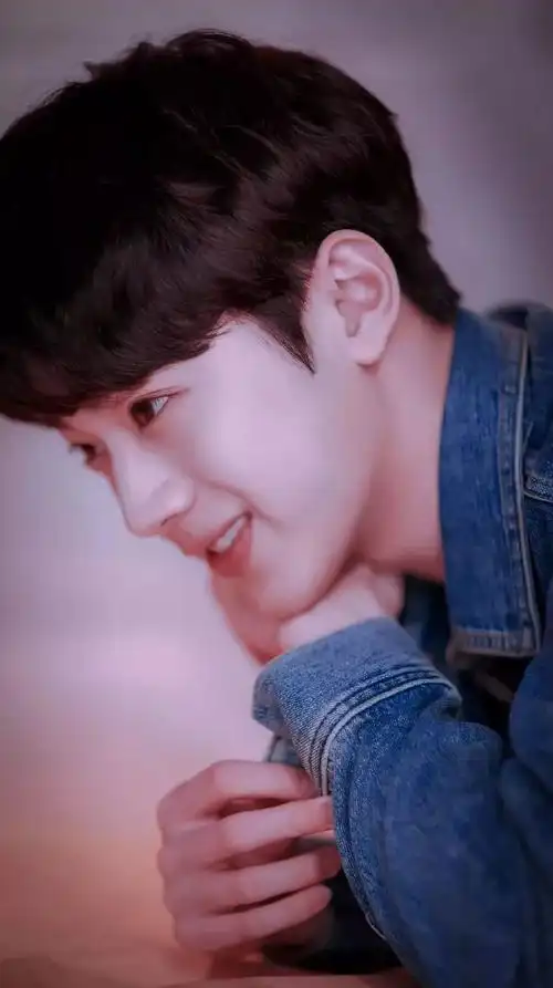 一组赖冠霖的壁纸送给喜欢的小可爱们