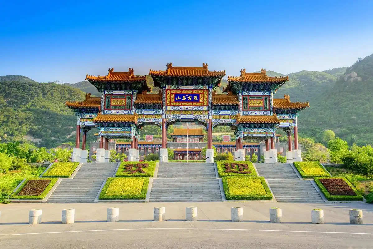 天津盘山风景区 天津盘山风景区位于蓟州区境内,是天津市重点风景旅游