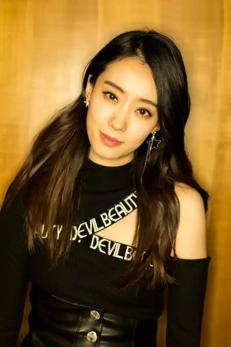 张小斐的美大气爽朗性感优雅喜欢她吗