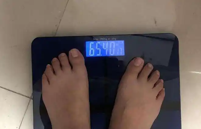 减肥前称对体重很重要你知道什么时候称是真实体重吗