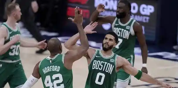 塔图姆被誉为新生代篮球明星代言人,而诺兰斯-诺埃尔更是被誉为当今