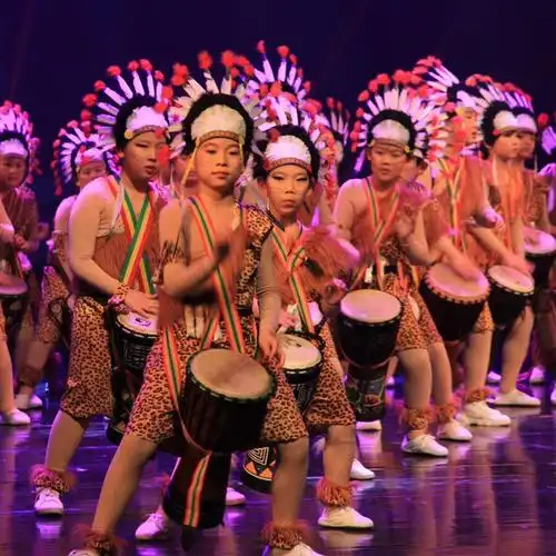 儿童野人服装非洲鼓表演服装原始人猎人服装大王叫我来巡山演出服