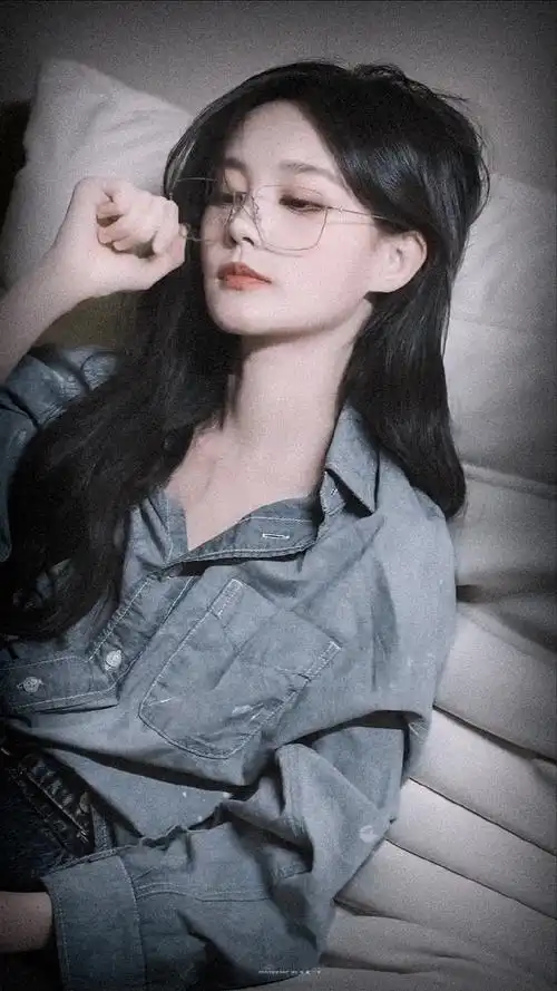 李一桐50码大jio##李一桐#生日直播那天都想看李雪演疯批是正确的