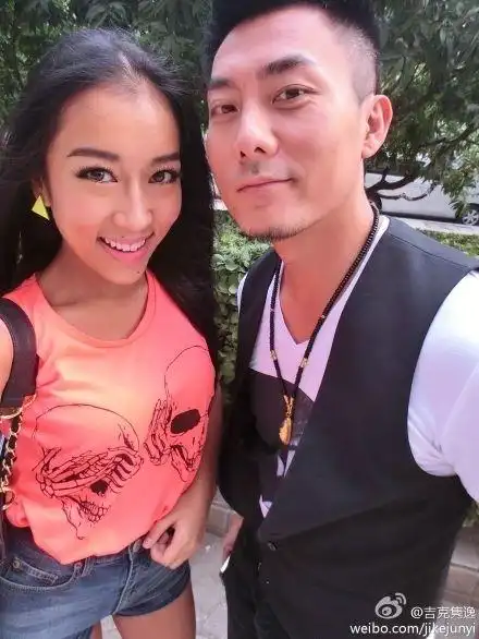 吉克隽逸老公刘石坚资料背景 被曝是一位富二代