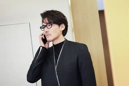 是霸总亦是绅士 "双面"胡兵诠释温暖守护