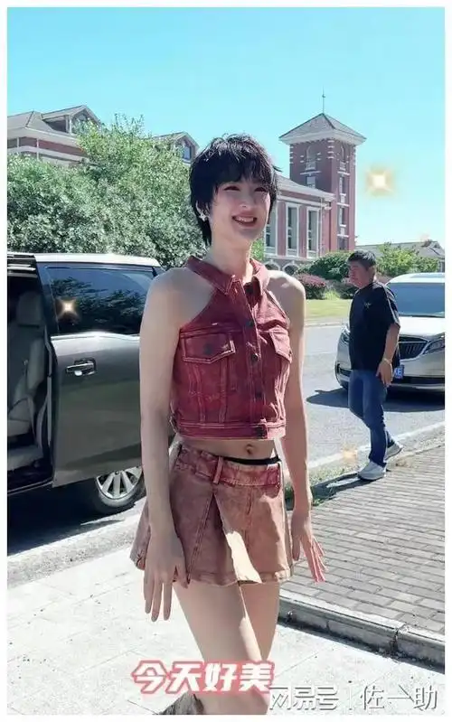 华为二公主姚安娜,蚂蚁腰让人流口水!