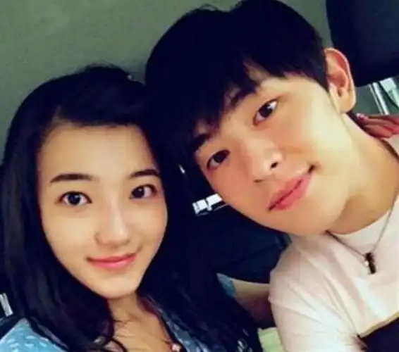 邓伦3位前任曝光,个个都是美人,个个美过杨幂,网友:不枉此生