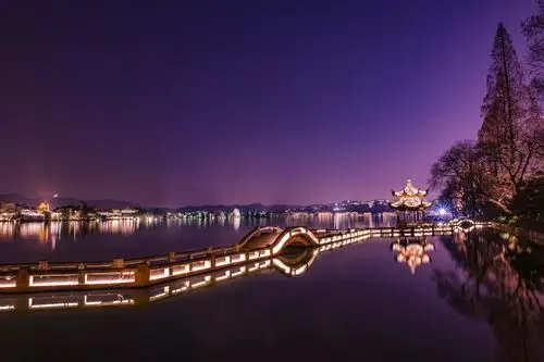 2020年7月   杭州西湖长桥夜景