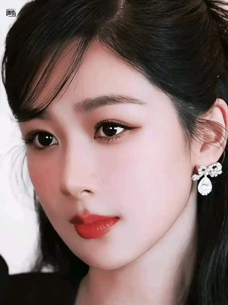 #娱乐热ai计划# 她的眼睛里有星星,好亮,好美,闪闪发光.—杨紫