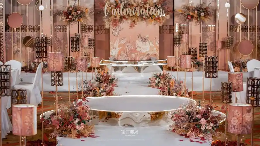 奢华婚礼布置现场图片 豪华婚礼布置效果图片