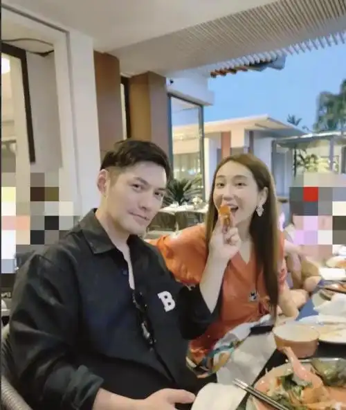 严屹宽老婆杜若溪晒照和我的情人一起度过的第14个情人节好甜