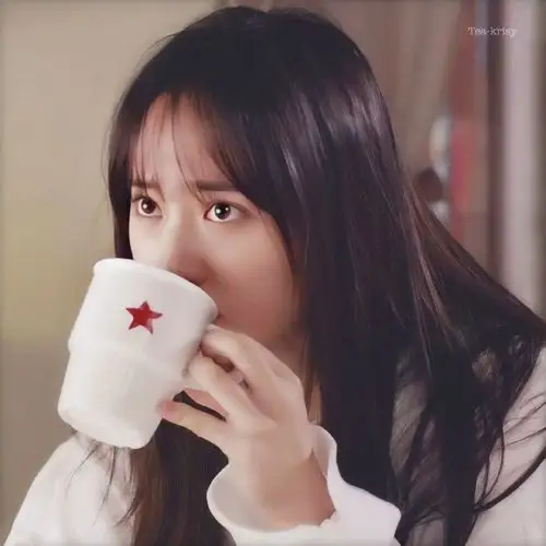 郑秀晶头像图源来自微博 @tea-krisy