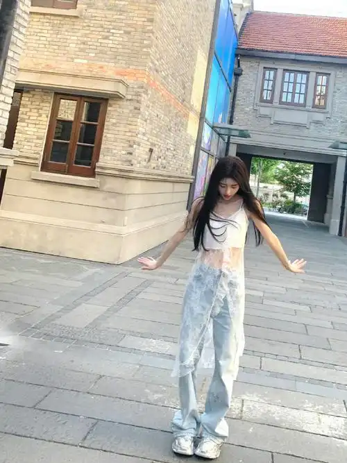 鞠婧祎白纱吊带##鞠婧祎腿也太细了