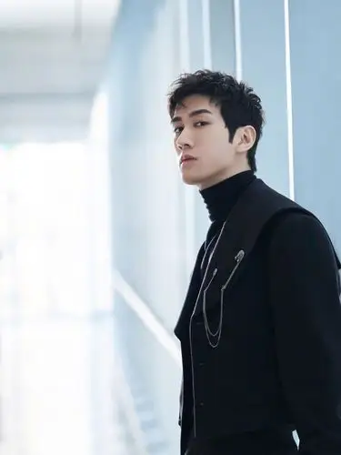 李治廷绿洲晒照