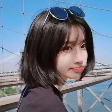 短发女生清新头像