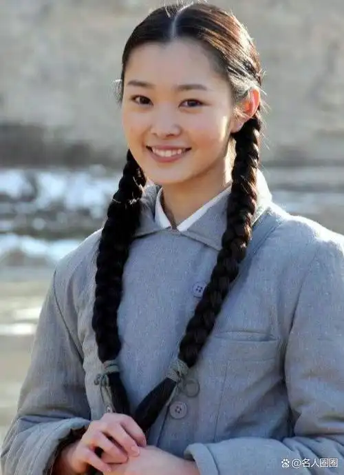 宋轶第1次上镜是在《红楼梦》中饰演香菱.