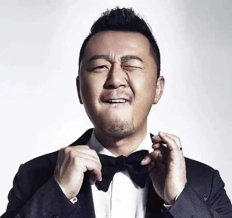 演员郭涛娶小17岁重庆美女李燃婚后生一儿一女幸福美满