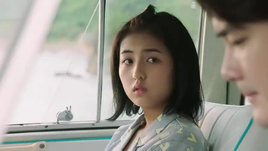 从"国民妹妹"到全网嘲讽,从神话到笑话,张子枫只用了一年半