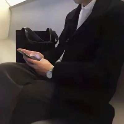 西装系男生部位头像