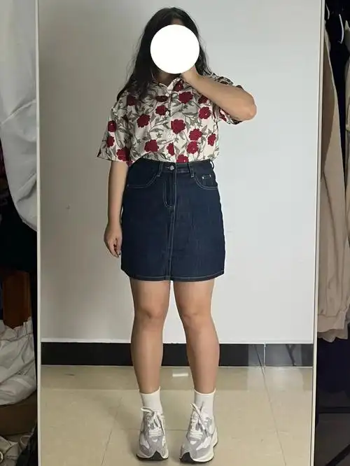 身高155cm,体重120斤,肩宽40,胸围89,腰围75,肚子86,臀围98,大腿58