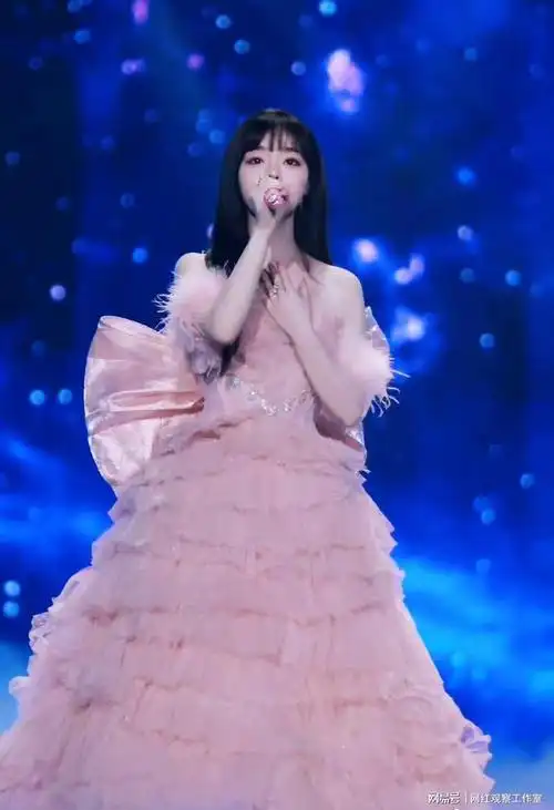 美女黄霄云甜妹加糖的面包终于要在春晚唱跳了