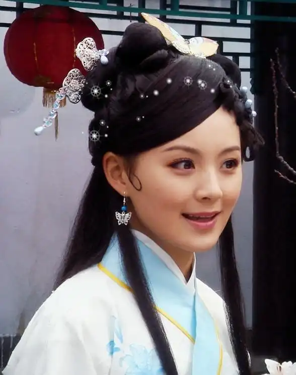 她 毛林林的古装扮相还不错吧,有那么几分古风