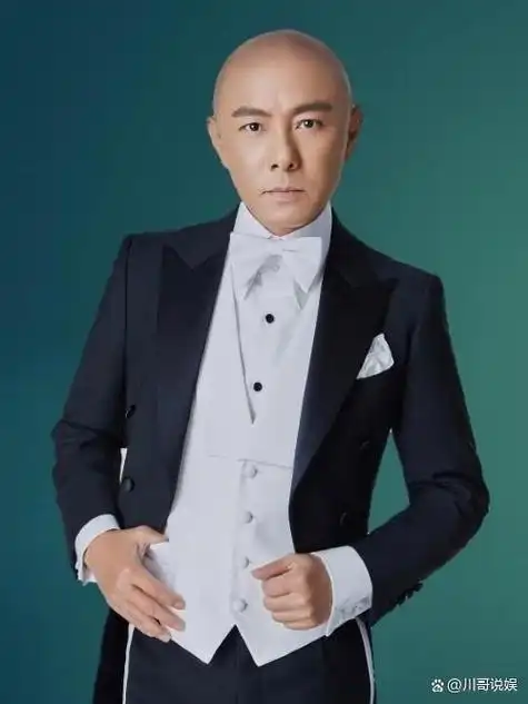 张卫健幽默应对白发质疑:身体机能29,心态19,不服老!