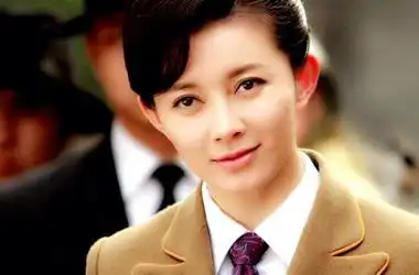 窦小凡(栗原久美子)