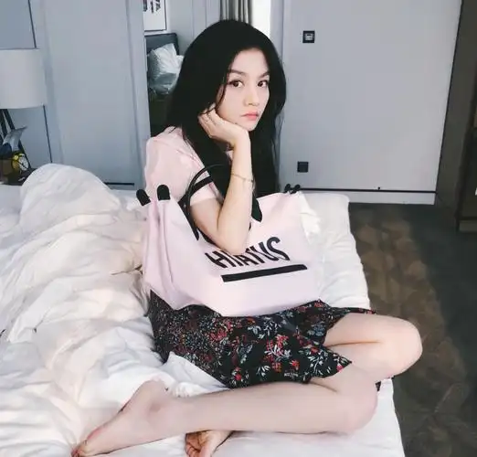 演员春夏/ cr:大陈没有猫