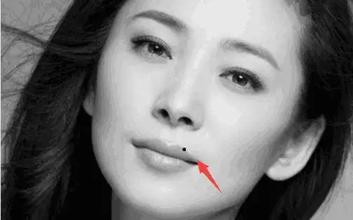 四种桃花痣迷得男人神魂颠倒一生情债不断