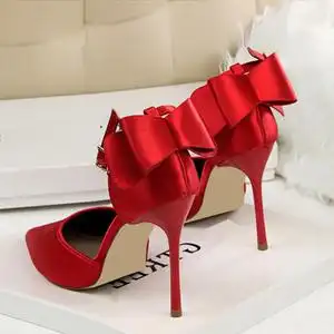 红色喜宴婚鞋包头一字扣酒吧领舞高跟鞋细跟搭配裙的鞋子百搭秋季