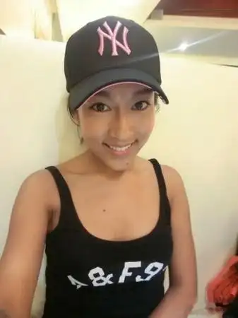 吉克隽逸登男人装封面 昔日惹火旧照曝光