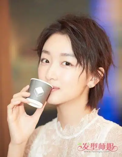 这种短发连明星都不愿错过 get的今年超火的短碎发发型_发型师姐