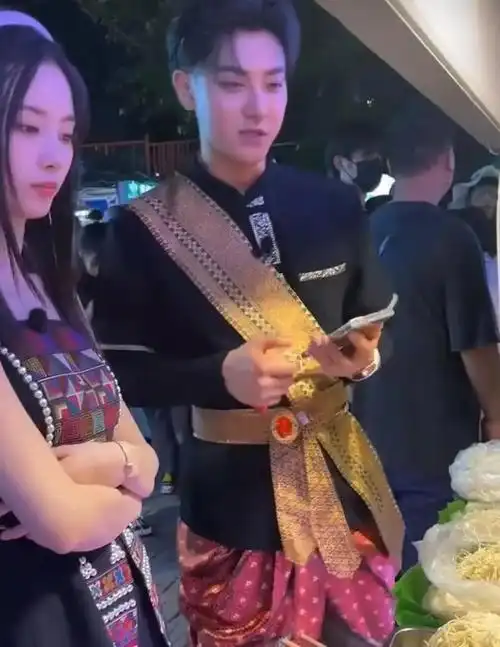 黄子韬徐艺洋分手后徐艺洋跟黄子韬求和跟我道歉我就原谅你