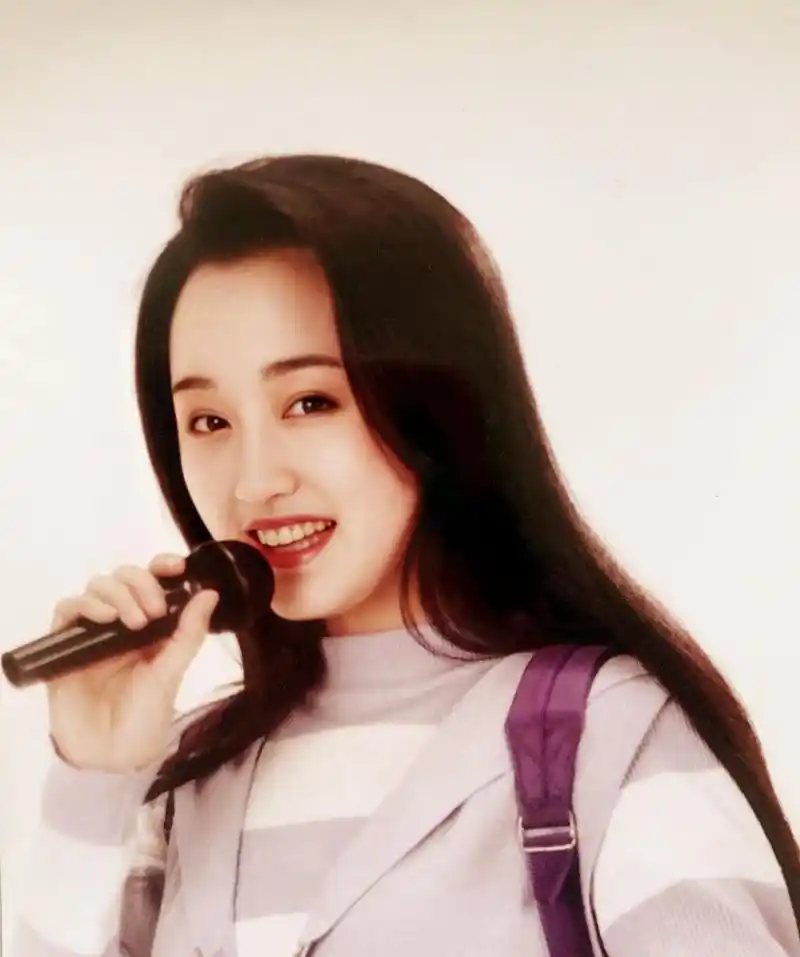 杨钰莹:歌坛传奇背后的坎坷人生与无尽母爱 杨钰莹,90年代的歌坛传奇
