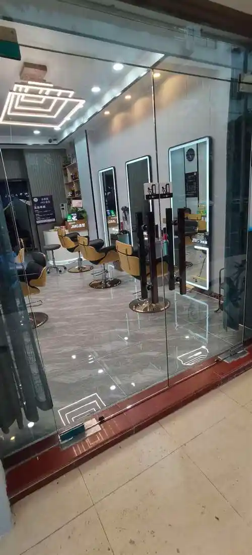 地理位置街道实景经度:110.300436纬度:20.013643