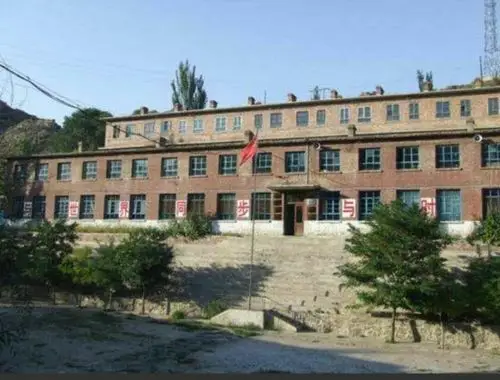 以前的学校现在的学校.孙浩然