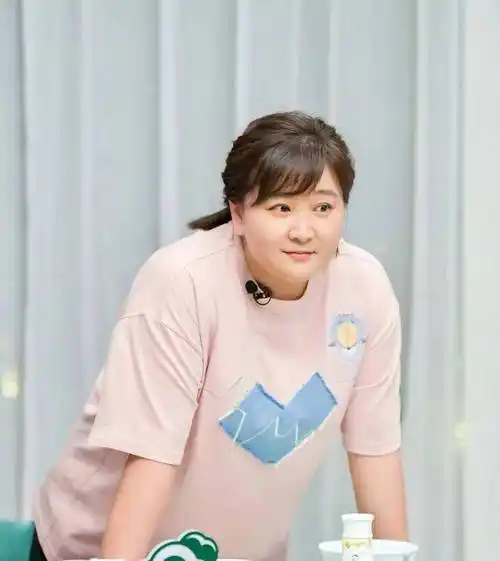 贾玲暴瘦100斤认不出!