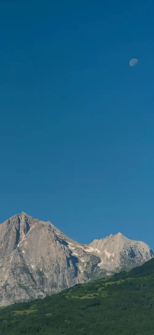 18张超级好看的全面屏手机壁纸看一眼就想换上