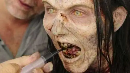 2005年四川南充发现百年僵尸事件 揭秘南充文物局领导烧尸体真相(2)