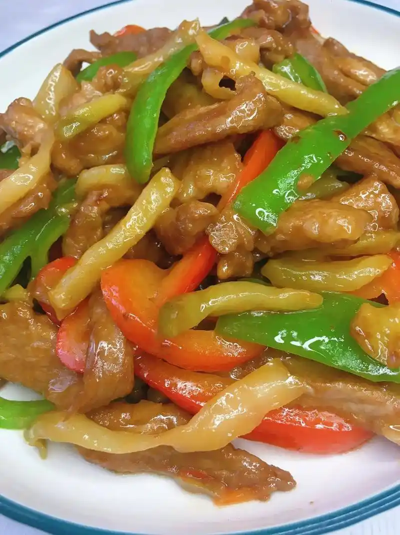 今天给大家推荐一道超级好吃的家常下饭菜--榨菜炒肉丝,榨菜清 - 抖音