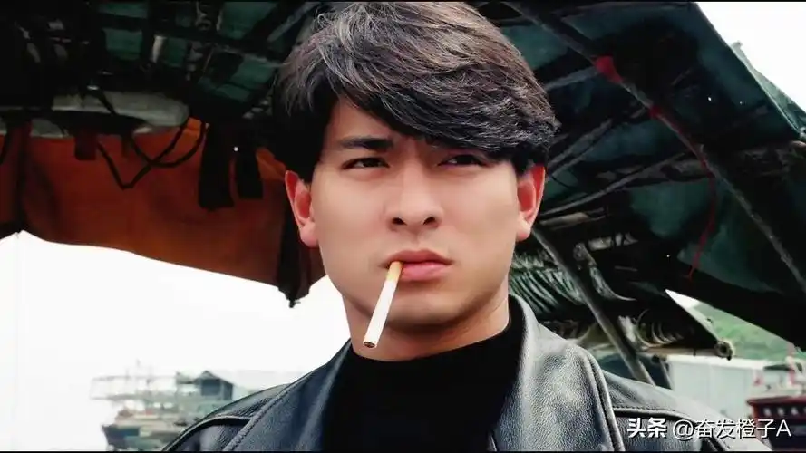 刘德华:全亚洲风靡女性的白马王子,年轻时的颜值巅峰,太帅了