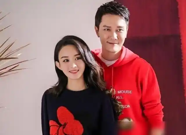 冯绍峰炫耀想想超粘赵丽颖, 就是睡觉也会爬到颖宝怀中请求被抱