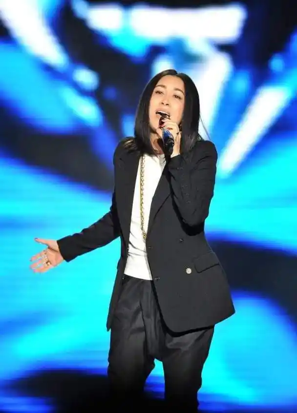 那英澳门演唱会惨遭网友抵制,门票滞销严重,主办方开始降价促销_时间