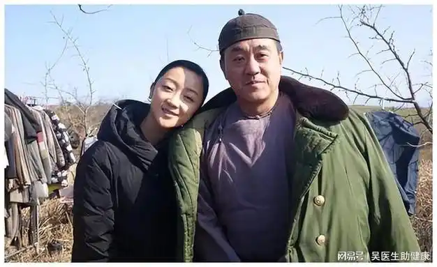 何冰娶同桌做老婆25年过去才明白他捡到的是一块宝