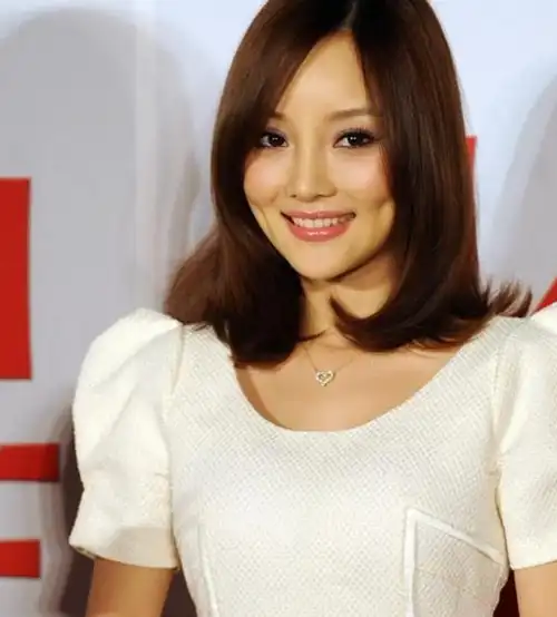 李小璐留宿风波完全不放在心上,还玩起各种自拍!_工作_贾乃亮_本人