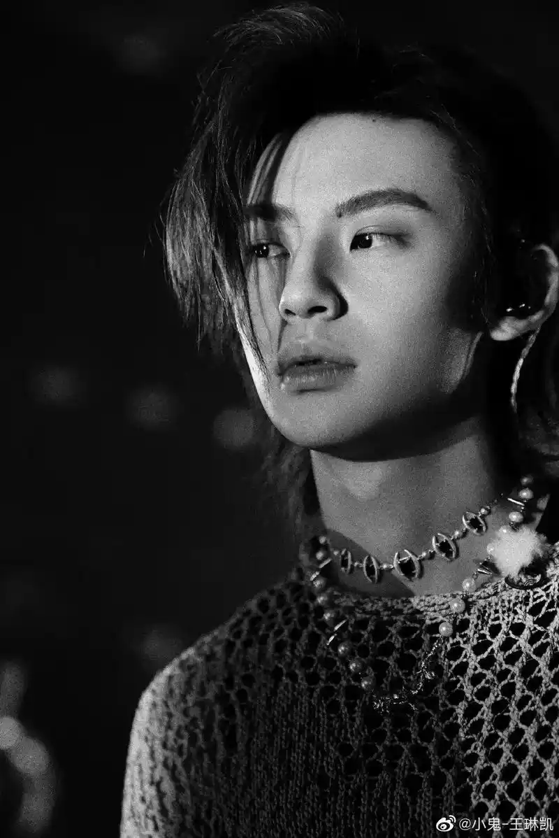 蛙趣!!!!#小鬼王琳凯#我疯了我人没了 王老师鲨疯啦太帅了 - 抖音