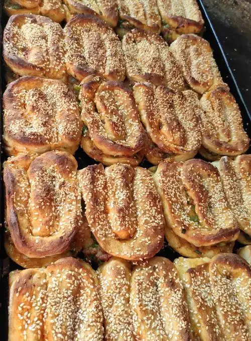 湖北仙桃土特产邱记鲜肉锅盔猪油锅块特色小吃早餐碳火烧饼【图片